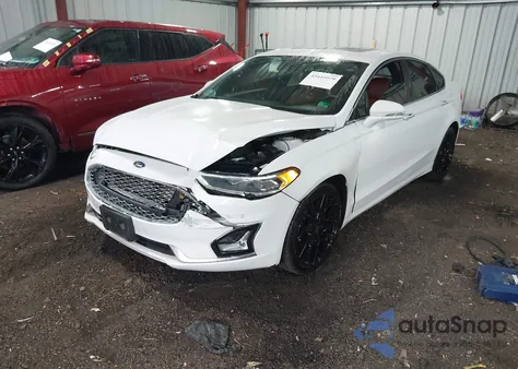 2020 Ford Fusion Titanium z USA, uszkodzony, nr VIN 3FA6P0D9XLR137939